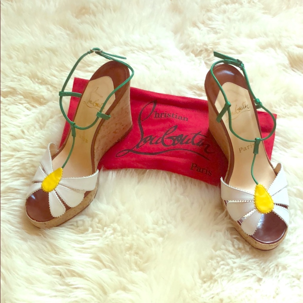 CHRISTIAN LOUBOUTIN DAISY WEDGES 37 NWOB